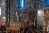 <center>Notre-Dame-de-Valvert.</center>Sur le mur, l'empreinte de la porte des morts. Chaire à prêcher de style néo-gothique, à cuve pentagonale accessible par un escalier tournant.