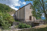<center>Notre-Dame-de-Valvert.</center>Pour être à l'abri des vents et du froid, la façade nord est complètement aveugle. Elle est renforcée par deux pilastres identiques aux précédents. Accolée à l'église une base carrée est le vestige de l'ancien clocher détruit à la fin du XVIIe siècle.