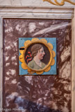 <center>Notre-Dame-de-Valvert.</center>Buste de femme. La coiffure nouée d'un ruban évoque la période révolutionnaire.