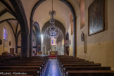<center>Annot</center>  L’Eglise Saint Pons. La nef principale est voûtée d'un berceau légèrement brisé en tuf, scandé par des doubleaux également brisés et descendant sur des pilastres.