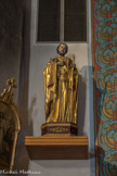 <center>L’église paroissiale Saint-André </center>Statue-reliquaire : saint Joseph. Statue réalisée en carton-pâte posée sur un socle de bois. Le carton-pâte est doré pour l'ensemble du vêtement, les carnations et cheveux sont polychromes. Saint Joseph est figuré debout, tenant le bâton de lys.