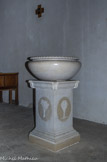 <center>Eglise basse de Banon.</center> Fonts baptismaux de l'église haute.