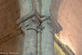 <center>Cathédrale Notre-Dame-du-Bourg.</center>Chapiteaux à crochets.