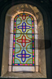 L'église de Riez <br>Les vitraux datent du XIXe siècle. Certains vitraux sont à motifs géométriques.