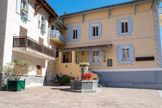 <center>Guillaumes</center> Place de Provence. Arrière de la mairie.