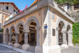 <center>Guillaumes</center> Le territoire de Guillaumes fait partie de la province romaine des Alpes-Maritimes. Il est rattaché à la civitas (Cité) de Glanate / Glandèves. 10e s. La Provence est libérée de l’occupation musulmane par Guillaume 1er dit Le Libérateur, comte de Provence qui crée une place-forte sur le site qui portera son nom. Le territoire dépend directement des comtes de Provence qui lui accordent des privilèges favorisant sa prospérité.