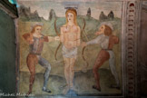 <center>Chapelle Saint Sébastien de Roure. </center> Sébastien est arrêté et condamné à mort. Attaché à une potence, deux archers sont chargés de le transpercer de flèches.