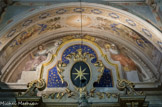 <center>Puget-Théniers</center>Eglise Notre-Dame de l'Assomption. Au sommet, grand cartouche figurant une étoile.