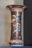 <center>Vase cornet.</center>Japon, Arita.
Epoque Edo (1603-1868), circa 1690-1720. Porcelaine, style Imari-Kinrande.
Don Jean-Baptiste Dauphin (collection Madeleine Dauphin), 1918. Fonds Musée des Beaux-Arts.
Marseille, Château Borély - Musée des Arts décoratifs, de la Faïence et de la Mode.