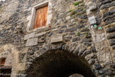 <center>Alba-la-Romaine</center>La Grande Rue. Maison en partie XIVe siècle.