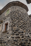 <center>Le hameau de La Roche</center>La Roche eut très tôt une maison commune, ou consulaire, mentionnée depuis le XIVe siècle et située dans la rue du Four.