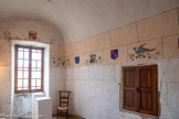 <center>Le château</center>La tour du Marin. Cette pièce orientée sud abritait autrefois l'ancienne chapelle du chateau.