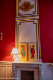 <center>Le château</center>La chambre de l'évêque réservée aux évêques de Viviers à l'occasion de leur séjour au chateau. Les deux archanges : Saint Gabriel à gauche, Saint Michel à droite.