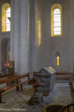 <center>Eglise Saint Andéol. </center> Le Tombeau de St Andéol est dans une absidiole.