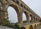 <center>Aqueduc d'Uzès à Nîmes. </center>Le pont du Gard.