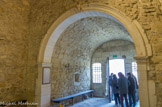 <center>Chapelle saint Joseph des champs</center>Le devant de la première chapelle a lui aussi, subi des transformations, sans doute pour réduire la vaste entrée, par la générosité d'une baillesse dont le nom se trouve gravé à l'intérieur, au-dessus de la porte. On remarque, très visible, l'arc roman plein cintre de l'ancienne entrée, en pierres douces que les siècles ont usées.