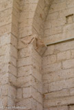 <center>Chapelle St Julien de Montredon.</center>L’archaïsme des sculptures, leurs expressions naïves, le fait d’être frustes, signent obligatoirement un travail antérieur au XIIe siècle, dans notre région.
On peut conclure que l’édifice a été très probablement construit au cours du dernier tiers du XIe siècle.