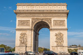 <center>Arc de Triomphe. </center> Par un décret impérial daté du 18 février 1806, Napoléon Ier ordonne la construction d’un arc de triomphe consacré à perpétuer le souvenir des victoires des armées français. Son projet initial est d'ériger le monument « à l’entrée des boulevards, près du lieu où était la Bastille. Le ministre de l'Intérieur Champagny avise l'Empereur que le choix de la Bastille serait dispendieux et le convainc d'ériger l'Arc à l'ouest de Paris sur la place de l'Étoile. On choisit l’architecte Jean-François Chalgrin qui s'inspire de l'arc tétrapyle de Janus et de l'arc de Titus à Rome. En 1810, les quatre piles s'élèvent à environ un mètre au-dessus du sol. En 1811, Chalgrin meurt assez subitement. Lors des premières défaites napoléoniennes (campagne de Russie en 1812), et des événements de 1814, l'Arc de Triomphe est élevé jusqu'aux voûtes , mais la construction est interrompue puis abandonnée sous la Restauration. En 1823, Louis XVIII reprend la construction avec les architectes Louis-Robert Goust puis Huyot et sous la direction de Héricart de Thury. L'Arc doit désormais commémorer l'expédition victorieuse d'Espagne. En 1830, Louis-Philippe reprend la pensée initiale de Napoléon mais, dans un esprit de réconciliation, associe les armées qui ont combattu entre 1792-1815. C’est Louis-Philippe et Adolphe Thiers qui décident du choix des thèmes et des sculpteurs. L'arc de triomphe de l'Étoile est inauguré le 29 juillet 1836 pour le sixième anniversaire des Trois Glorieuses.