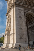 <center>Arc de Triomphe. </center> Sur les faces intérieures des piliers des grandes arcades, les noms des grandes batailles de la Révolution et de l'Empire sont gravés (24 sur chacun des quatre piliers).