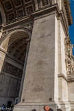 <center>Arc de Triomphe. </center> Sur les faces intérieures des piliers des grandes arcades, les noms des grandes batailles de la Révolution et de l'Empire sont gravés (24 sur chacun des quatre piliers).