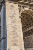 <center>Arc de Triomphe. </center> Sur les faces intérieures des piliers des grandes arcades, les noms des grandes batailles de la Révolution et de l'Empire sont gravés (24 sur chacun des quatre piliers).