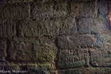 <center>Les Catacombes de Paris. </center> Graffitis anciens.