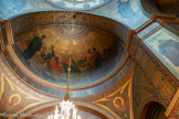 <center>La cathédrale Saint-Alexandre-Nevsky</center>Le Christ entouré des douze apôtres.