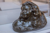 <center>Enfant endormi</center>Tête avec épaules Vers 7898
Bronze, fonte Alexis