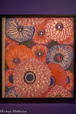 <center>Paul Poiret, la mode est une fête</center>Atelier Martine Société anonyme des Anciens établissements Desfossé & Kath.
Papier peint, Soleils, 1919.
Fond brossé et impression au cylindre sur potier continu à pâte mécanique. Paris, musée des Arts décoratifs, ancienne collection Manufacture l. Leroy, achat, 1982.