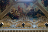 <center>Grand escalier. </center>La ville de Paris recevant les plans du nouvel Opéra.