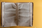 <center>Appien d’Alexandrie</center>(Alexandrie, vers 95 apr. J.-C. - Rome, vers 165 apr. J.-C.) - Histoire des guerres civiles de la République romaine
Vers 147-155 apr. J.-C.
Traduit par J.J. Combes-Dounous Édition frères Marne, Paris, 1808 Paris, collection particulière.
Appien, né à Alexandrie, historien de langue grecque du IIe siècle, nous apporte d’intéressants éclairages sur la politique égyptienne de César puis de Marc Antoine qui tirèrent, selon lui, de nombreux avantages matériels de leur alliance avec Cléopâtre. Appien mentionne aussi la statue de la reine que César fit ériger à Rome.