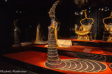 <center>Philippe Guillotel</center>(Paris, né en 1955). Costumes pour Monica Bellucci dans Astérix et Obélix : Mission Cléopâtre film d’Alain Chabat, 2002. Robe de Cléopâtre perlée et sa coiffe. Trône de Cléopâtre. Robe de Cléopâtre rouge et satin et sa coiffe.