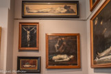 <center>L'atelier de  J.J. Henner</center>Le Christ au tombeau
Vers 1884
Huile sur papier marouflé sur toile étude pour le tableau du Salon de 1884 (Lille, Palais des Beaux-Arts)
Donation Marie Henner
<br> Christ en croix
1889
Huile sur toile. Legs Eugénie Wetzel-Henner
<br> Le Lévite d’Éphraïm et sa femme morte
1889
Huile sur toile
Donation Marie Henner
<br>
Atala
Vers 1905? Huile sur toile
Plus que du roman de Chateaubriand Atala, Jean-Jacques Henner s’inspire du tableau de Girodet Atala ou tombeau (Paris, musée du Louvre) pour peindre le père Aubry veillant sur Atala après sa mort. Henner reprend ici la composition du Lévite Ephraïm et sa femme morte de 1895 (Hamilton, Art Gallery).
Donation Marie Henner