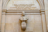 <center>L'Institut de France. </center> Buste du duc d'Aumale de Paul Dubois.