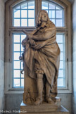 <center>L'Institut de France. </center> Statue de René Descartes (1777), par Pajou Régis.