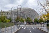 <center></center>Le stade Jean-Bouin est un stade inauguré en 1928 et situé dans le 16e arrondissement de Paris. Il est principalement destiné à la pratique du rugby à XV et du football. Sa capacité actuelle est de 19 607 places. Le stade est baptisé en hommage au coureur français Jean Bouin, mort pour la France lors de la Première Guerre mondiale. Le 8 novembre 2007, le projet de Rudy Ricciotti (grand prix national d'architecture 2006) est retenu par le jury désigné par la ville de Paris. Le projet architectural s’articule autour de la couverture qui englobe de manière homogène l’ensemble du stade en se retournant en façade du déambulatoire périphérique. Cette peau est composée de plus de 3000 triangles différents préfabriqués en BFUP (Béton Fibré Ultra Performant) installés sur 78 fléaux métalliques.