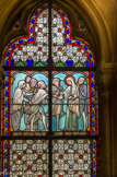 <center>Vitraux de la Sacristie du Chapitre. </center> Sainte Geneviève rend la vue à deux aveugles - œuvre d’Alfred Gérente