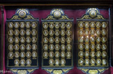 <center>La salle capitulaire. </center> Collection de 258 camées à l’effigie de tous les papes depuis saint Pierre jusqu’à Pie IX.