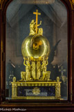 <center>Le Trésor de Notre-Dame. </center> Reliquaire de la couronne d'épines. Cuivre doré d'ort moulu. J – C Cahier. 1806. Réalisé à la demande du chapitre pour recevoir les insignes reliques de la couronne d'épines. D'une grande originalité, ce chef-d'œuvre s'affranchit du modèle médiéval de la Sainte-Chapelle. La relique placée dans le globe porté par trois anges n'était ici pas visible. La statue de la Foi et le lion de Juda surmontent le reliquaire tandis que sur le socle sont représentés le Christ, les 12 apôtres et les instruments de la passion. Les inscriptions relatent l'histoire de la relique.