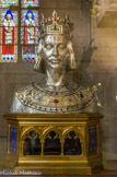 <center>Le Trésor de Notre-Dame. </center> Buste reliquaire de Saint Louis. Argent, âme de bois, bronze doré, émaux, verroteries. J – A Chertier. Après 1857. Réalisé d'après les dessins de Viollet-le-Duc. Ce dernier s'est littéralement inspiré du chef-reliquaire gothique de saint Louis exécuté par l'orfèvre Guillaume Julien pour le roi Philippe le Bel, et offert à la Sainte-Chapelle en 1306.