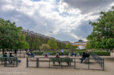 <center>Jardin du Palais-Royal</center> Au fond, le Théâtre éphémère en bois de la Comédie-Française (2012) installé à l’emplacement de l’ancien Camp des Tartares (1785-1829). Le quatrième côté du quadrilatère devait achever le palais proprement dit. Faute d’argent, on y éleva en 1785 des boutiques en bois décorées en trompe-l'œil qui furent louées à des marchands. On appela cette galerie de Bois le Camp des Tartares.