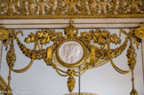 <center>Conseil Constitutionnel.</center> Grand salon. Médaillon représentant le profil de l'empereur Napoléon III et de son épouse, l'impératrice Eugénie.