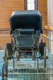 <center>Musée des Arts et Métiers.</center> Voiture Benz à moteur Hautier, 1898.
L’Allemagne est, avec la France, l’autre grand producteur mondial de voitures automobiles à la fin du XIXe siècle. Ce pays organise la grande „ course Paris-Berlin en, 1903 et sait mettre sur pied une industrie nationale dont Benz est l’un des pionniers : il s’agit de lutter contre la suprématie des 619 constructeurs français.