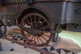 <center>Musée des Arts et Métiers.</center> Omnibus à vapeur l’Obéissante.
Amédée Bollée 1873. L’omnibus est équipé d’un châssis avec suspension indépendante pour les quatre roues, d’un volant de direction et de trois vitesses (une avant lente, une avant rapide et une arrière).