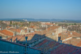 <center>Vue du quartier de l'Hauture.</center>Au fond, l'abbaye de Montmajour.