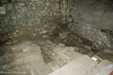 <center>Les cryptoportiques. </center> Entrée. On est au-dessous de la mairie, au niveau du forum romain.