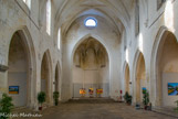 <center>L'église Saint-Anne. </center>De style ogival, la nef, bordée de chapelles latérales surélevées, comprend cinq travées. Le chœur est terminé à l’ouest par une abside pentagonale. Elle ne conserve plus rien de son mobilier d’origine.