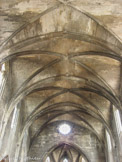 <center>L'église des Dominicains. </center>Après l'acquisition de plusieurs jardins et maisons, ils construisent là leur couvent. Au XVe siècle, ils s'étendent vers le sud et vers l'est, pour édifier des bâtiments conventuels plus spacieux. La première pierre de la grande église Notre-Dame de Confort est posée en 1448 par le roi René. La construction s'achève en 1484.