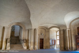 <center>L’hôtel de ville.</center> On est là devant le chef-d'œuvre absolu de la stéréotomie française, qui réunit avec une virtuosité inégalée toutes les caractéristiques de cet art : surbaissement, jeu d'appareil, nudité d'intrados.
