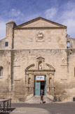 <center>L'église Saint-Anne. </center> Construite entre 1621 et 1629, dans un style sobre, voire quelque peu sévère, elle présente un porche à niche et fronton de style maniériste.